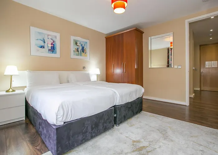 Grand Canal Square Apartment *