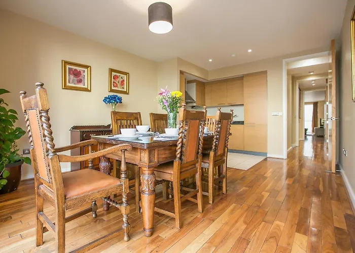 Grand Canal Square Apartment *