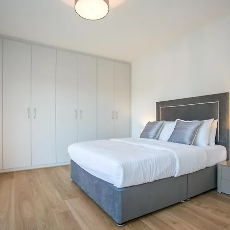 Apartment Grand Canal Square Dublin