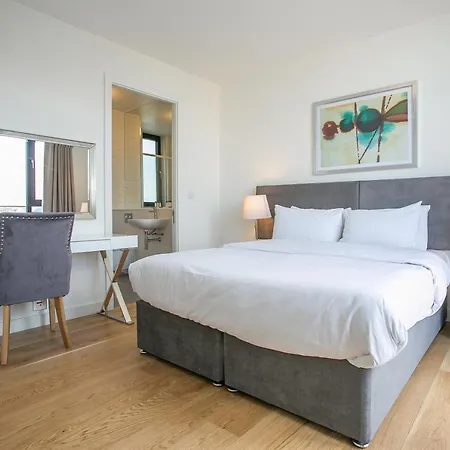 Apartment Grand Canal Square Dublin