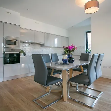 Apartment Grand Canal Square Dublin