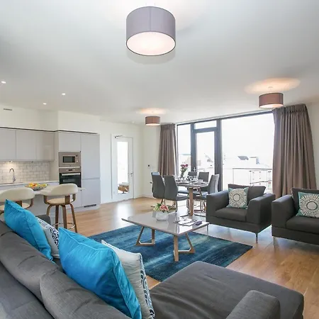 Grand Canal Square Apartment