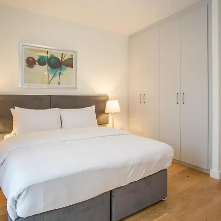 Grand Canal Square Apartment *