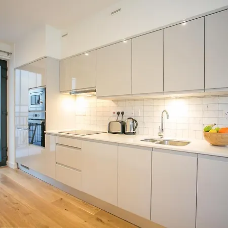 Grand Canal Square Apartment