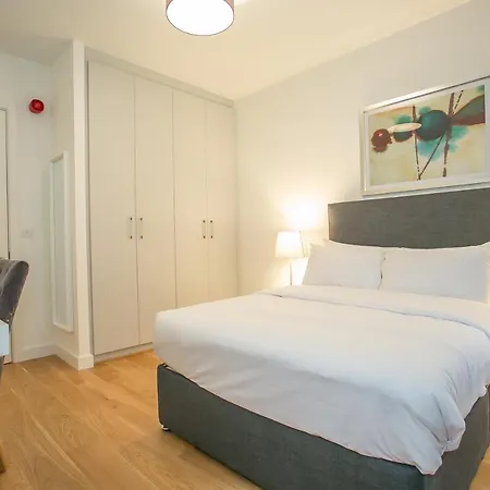 Apartment Grand Canal Square