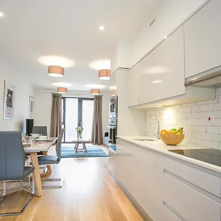 Apartment Grand Canal Square Dublin