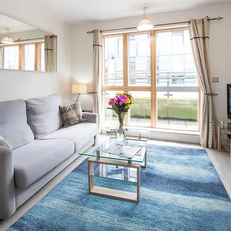 Grand Canal Square Apartment *