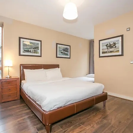 Grand Canal Square Apartment