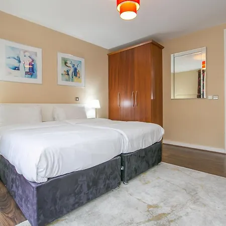 Grand Canal Square Apartment *