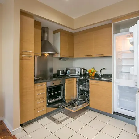 Grand Canal Square アパート