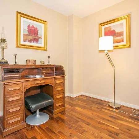 Grand Canal Square Apartment