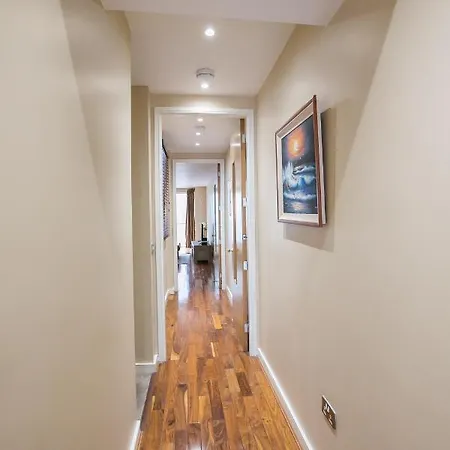Apartment Grand Canal Square Dublin
