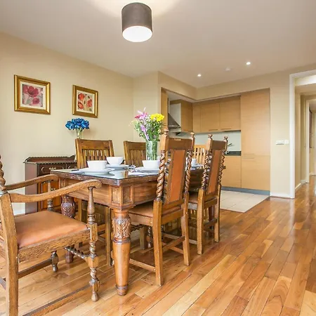 Grand Canal Square Apartment *