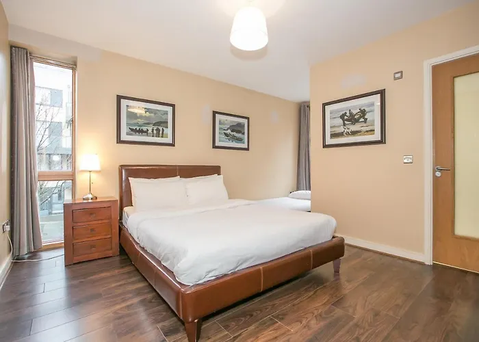 Grand Canal Square Apartment