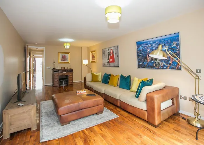 Grand Canal Square Apartment *