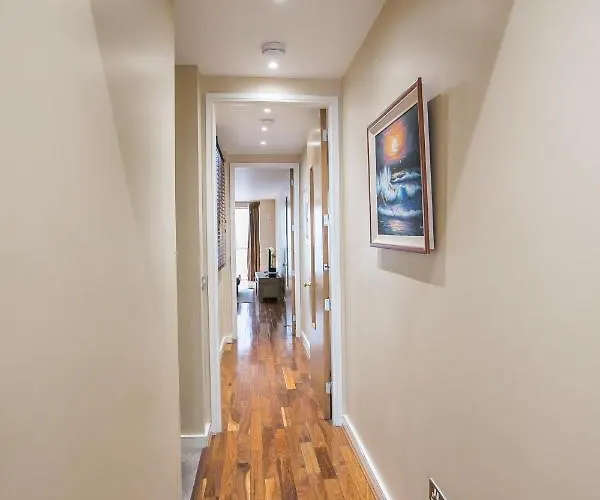 Apartment Grand Canal Square Dublin